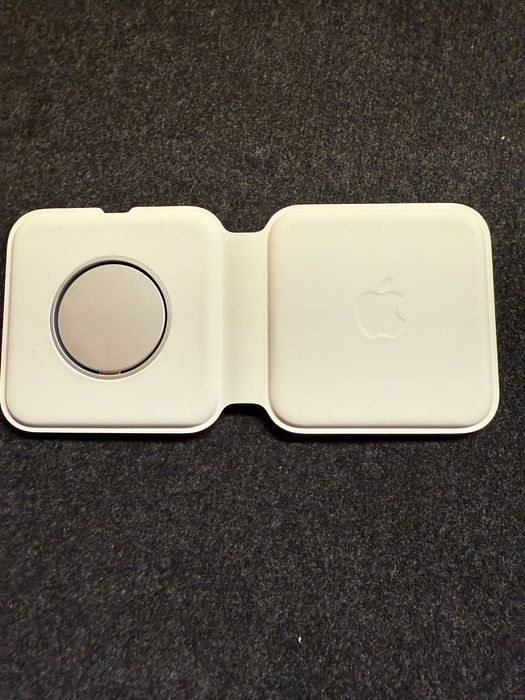 Apple MagSafe Duo Charger