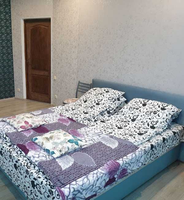 77 Будинок в парку "Сирецький Гай " басейн мангал музика альтанка