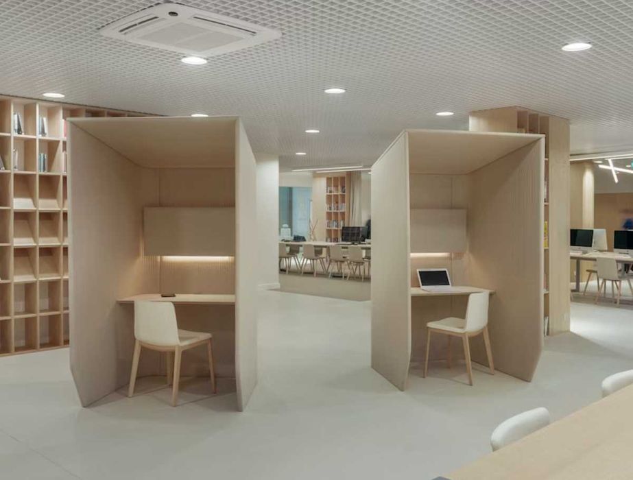 Soundproof workstation