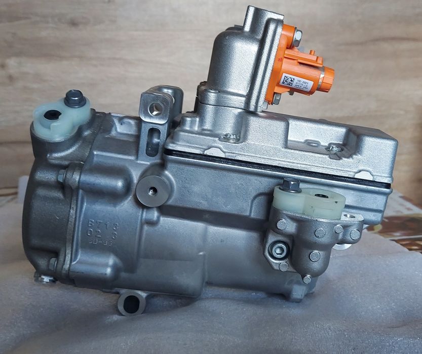 Компресор кондиционера 926008999R 926005020R Renault Zoe 2012-2018