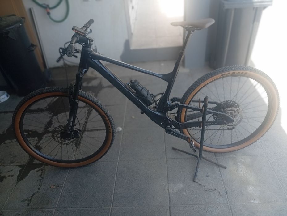 Bicicleta de BTT Scott Spark 970 de suspensão total, no tamanho L.