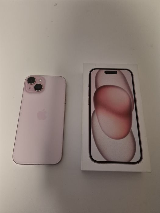IPhone 15 różowy