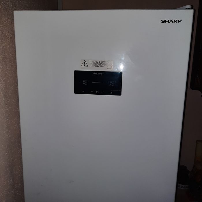 Lodówka Sharp roczna-gwarancja,wys.180cm,biała