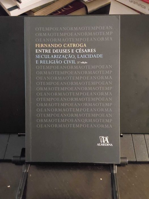 Entre Deuses e Césares, Fernando Catroga