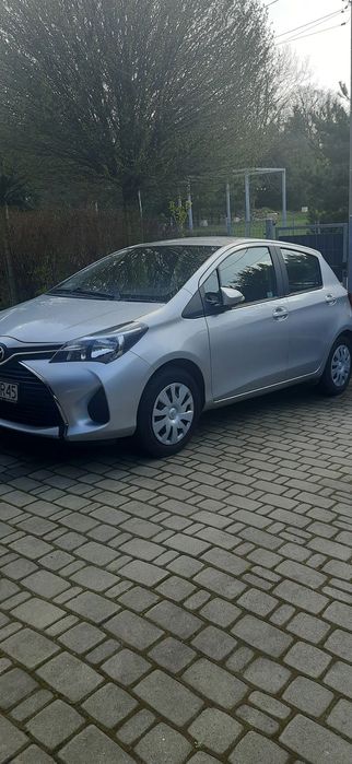 Toyota Yaris Bezwypadkowy PIERWSZY WŁAŚCICIEL TOYOTA YARIS z 2017 , mały przebieg