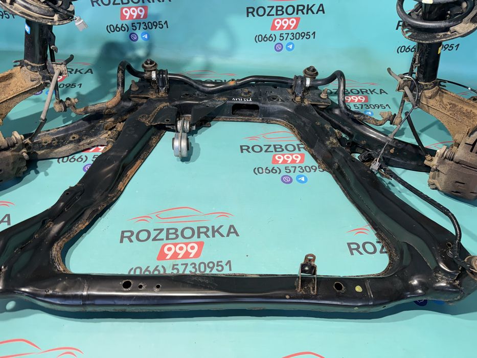 Подрамник стойка Nissan Rogue підвіска X trail T32 цапфа