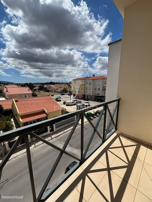 T2 no Centro da Quinta do Conde — 299.990€