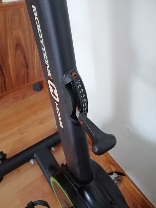 Bicileta estática BODYTONE HOME DS06