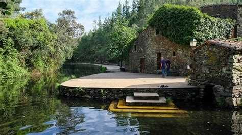 Duas casas em Pedra na Rota do Xisto
