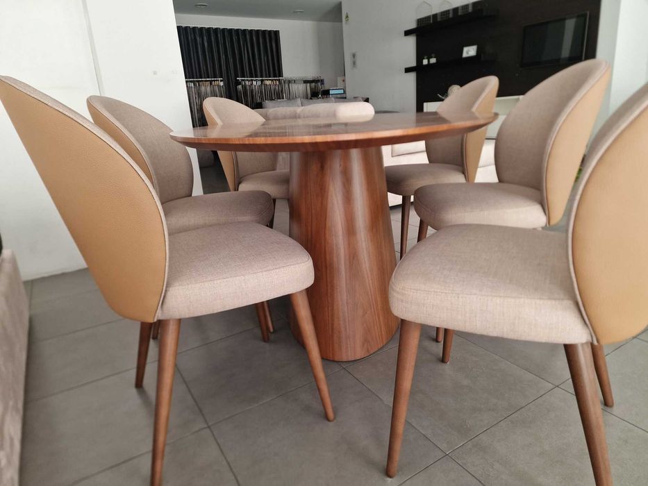 Conjunto Mesa Ovalizada c/ Tampo Espinhado e 6 Cadeiras