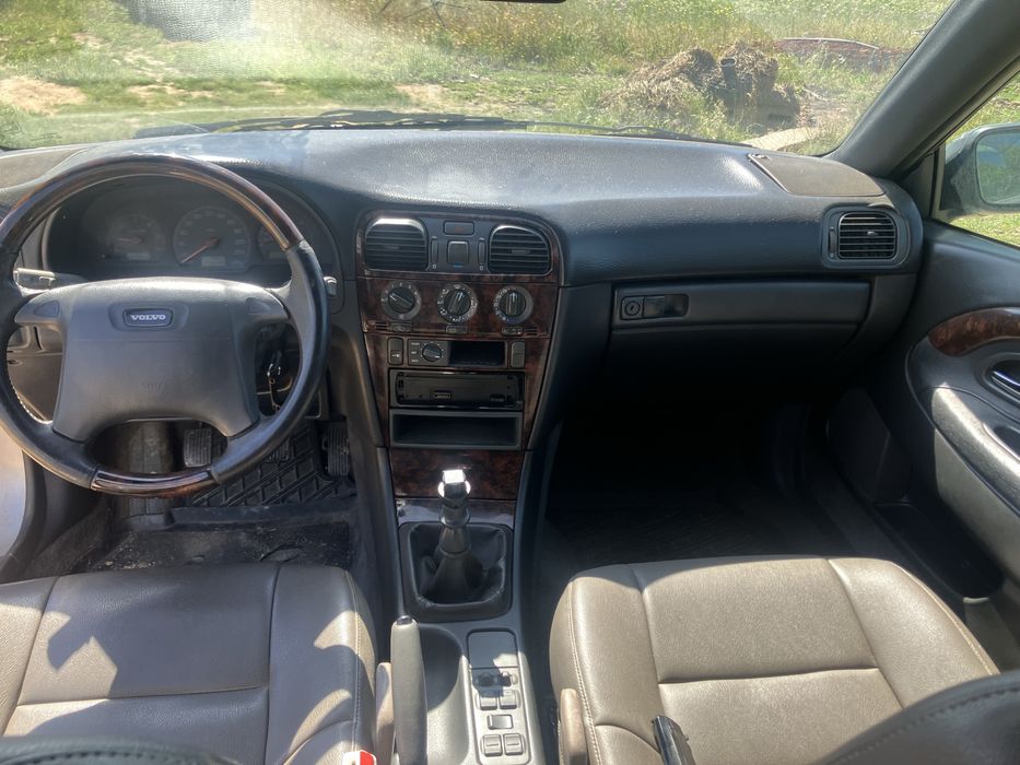 Vendo ou troco por carrinha de caixa fechada
