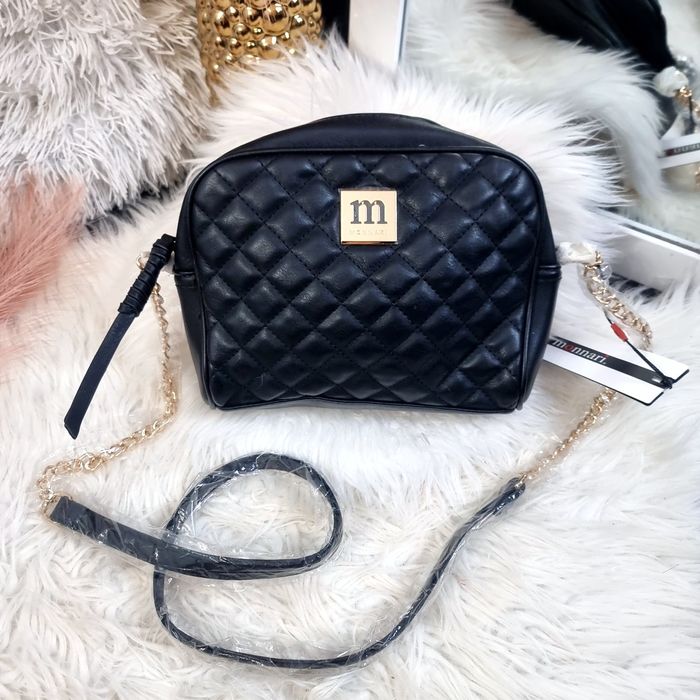 Monnari Torebka damska na łańcuszku logowana pikowana czarna nowa