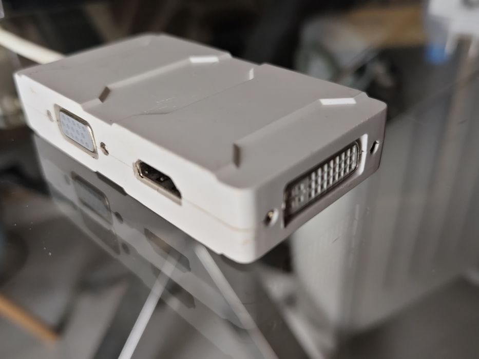 Adaptador de display port para DVI / RGB / HDMI