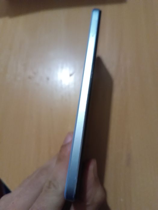 Телефон oppo a17 (CPH2477)
