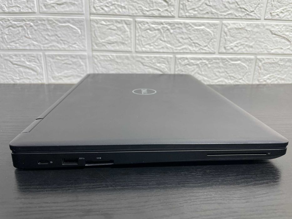 Ноутбук Dell Latitude 5590  15.6" (1920x1080) i7-8650U 16 GB DDR4