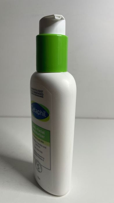(43) Cetaphil Nawilżający krem do twarzy, cera normalna i tłusta, 118 ml
