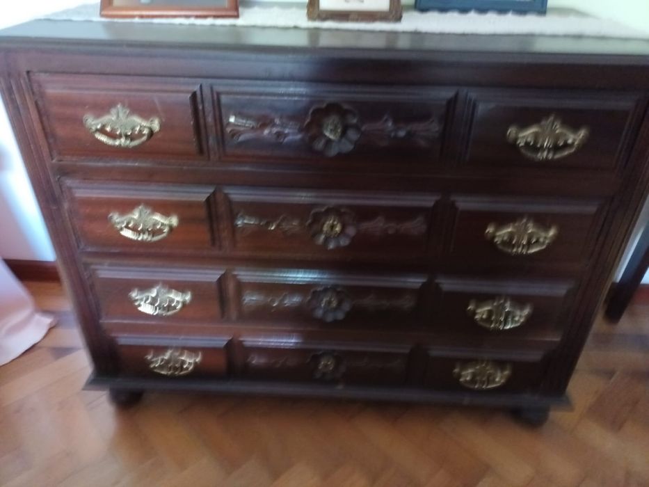 Guarda fatos cama e comoda tranporte a cargo do comprador