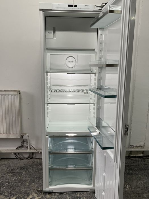 Холодильник вбудований Miele K 37683 iDF