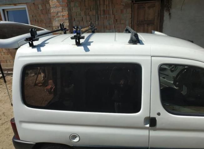 Поперечины на крышу Peugeot Partner.