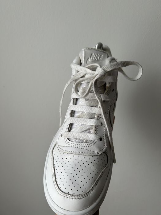 Białe nike court bought mid 37.5 wyprzedaz obuwie sportowe unisex