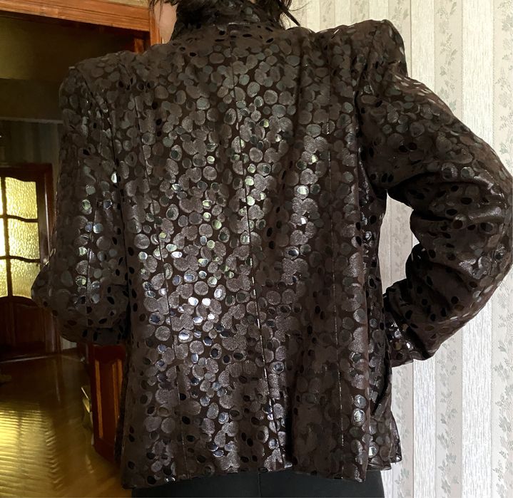 Кожанный пиджак в паетку коричневого цаета