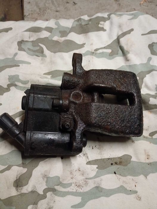 Zacisk hamulcowy Lewy Tył Audi A6 C6