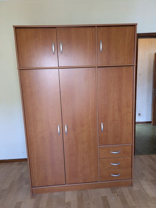 Armário/ Guarda roupa