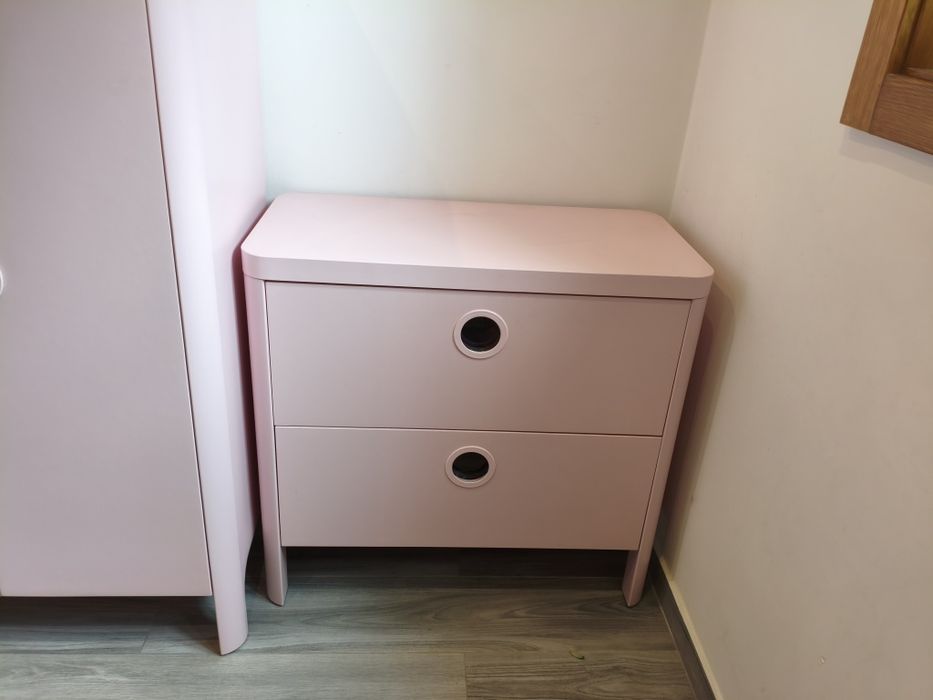 Roupeiro e cómoda busunge IKEA