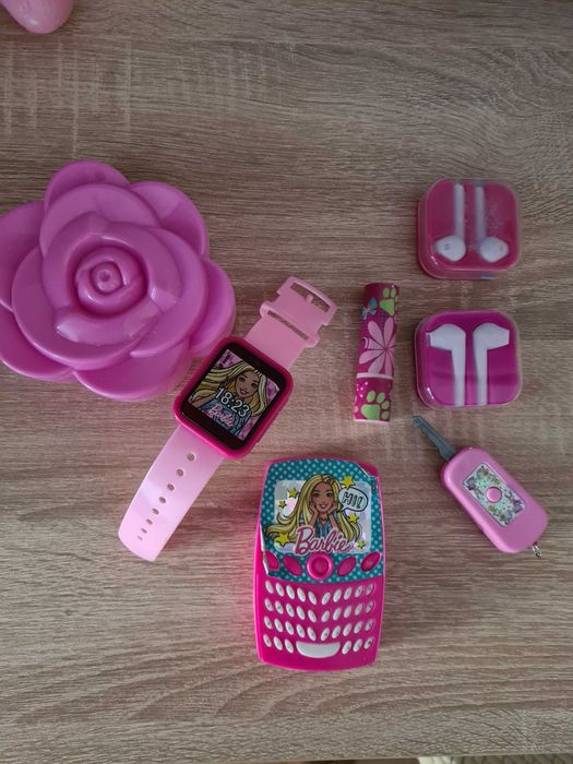 Zestaw różowych zabawek dla dziewczynki
