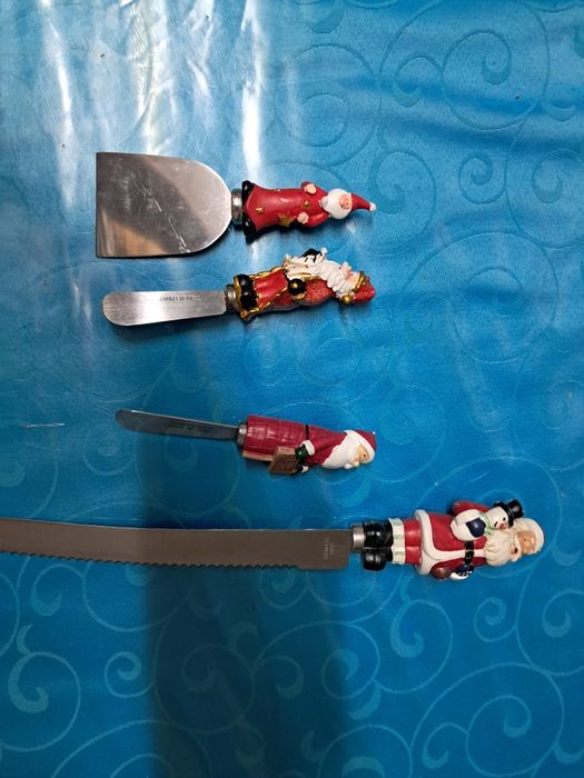 Conjunto colheres, garfos e facas decorativas