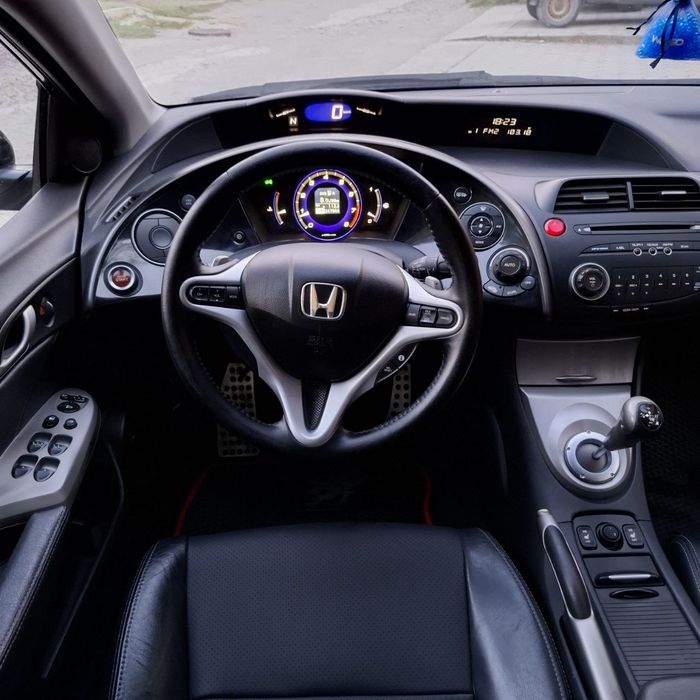 Honda Civic 5D 2008.