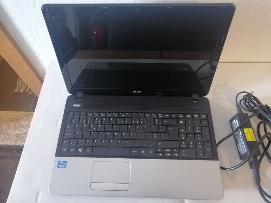 Portatil Acer E1-571g