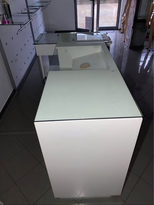 Balcão de Loja – Estrutura Robusta, 450€ (Viseu)