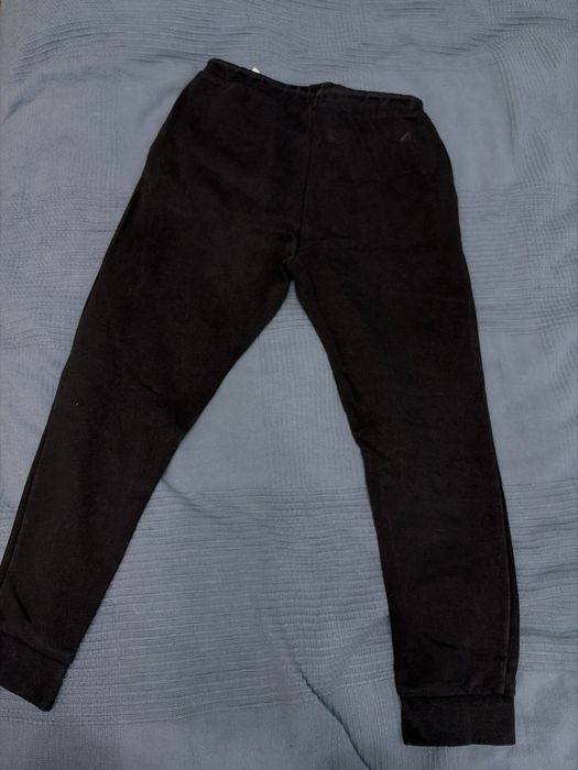 Spodnie dresowe rozm 146 4F