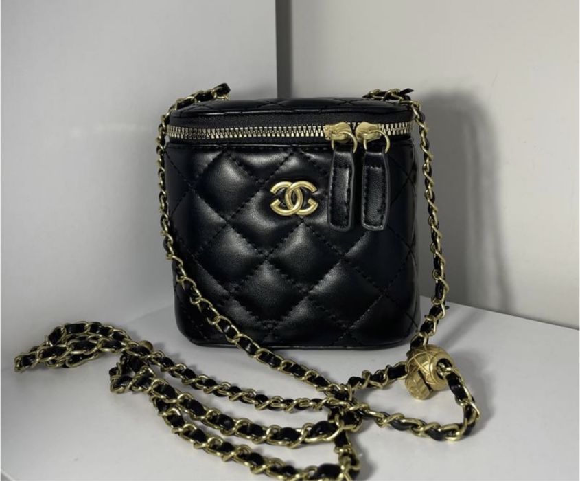 Сумочка Chanel в чорному кольорі