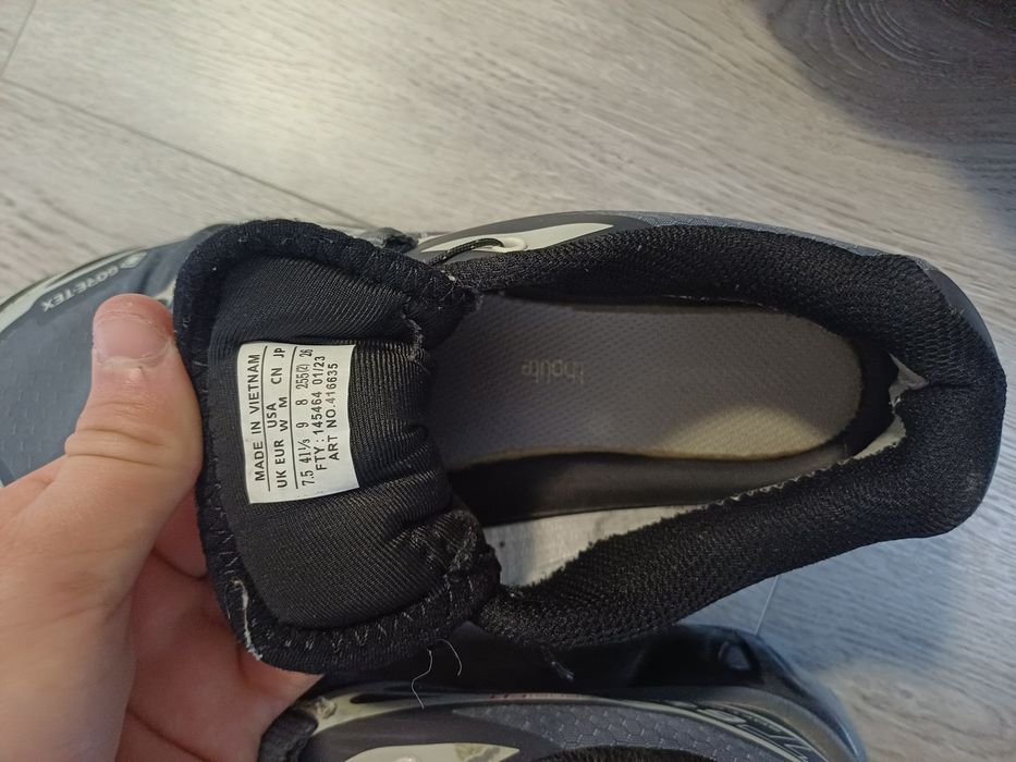 Продам зимні кросівки Salomon