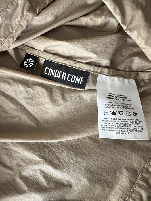 Продам вітровку-куртку nike ACG cinder cone