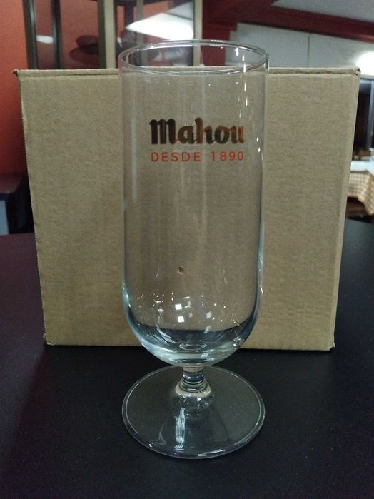 Copos Whisky J&B e Cerveja Mahou