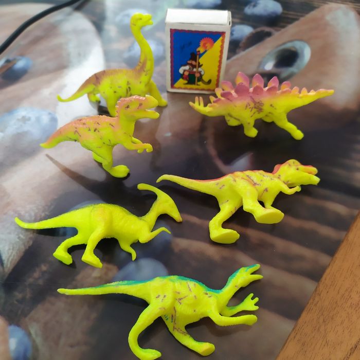 Динозаври продам