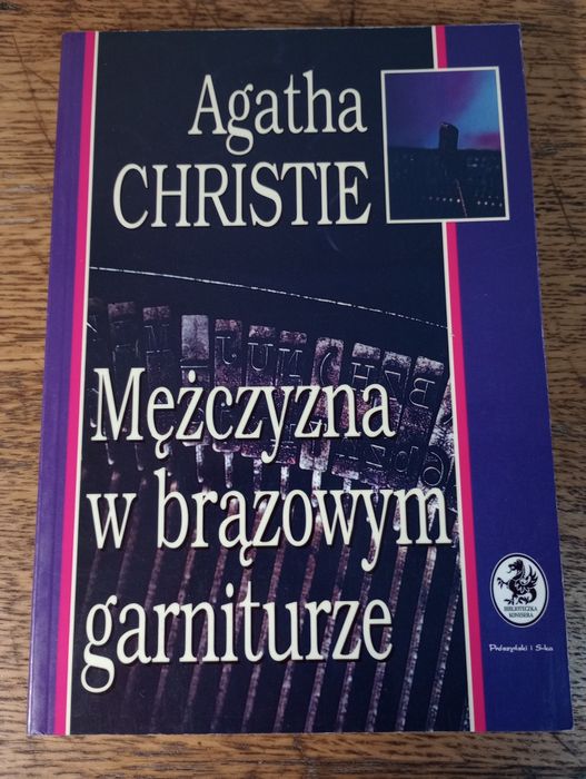 Mężczyzna w brązowym garniturze. Agatha Christie