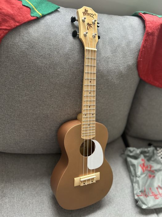 Vendo ukelele Winzz soprano totalmente NOVO, nunca usado.