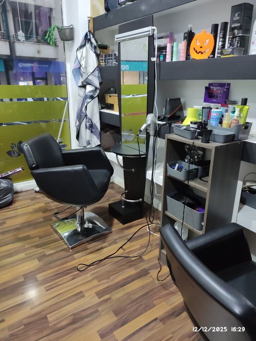 Algum recheio de salão cabeleireiro