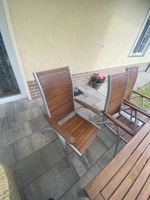Komplet mebli drewnianych