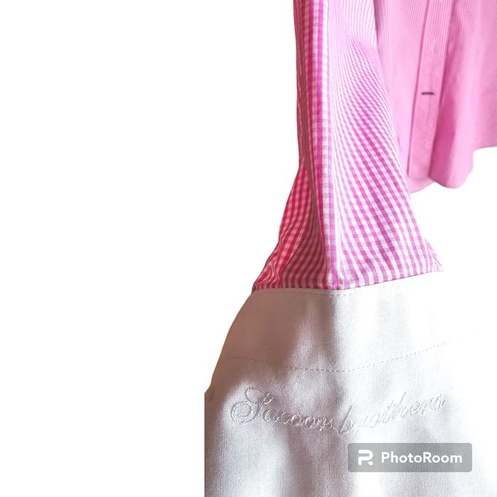 Camisa rosa com pormenor gola e mangas