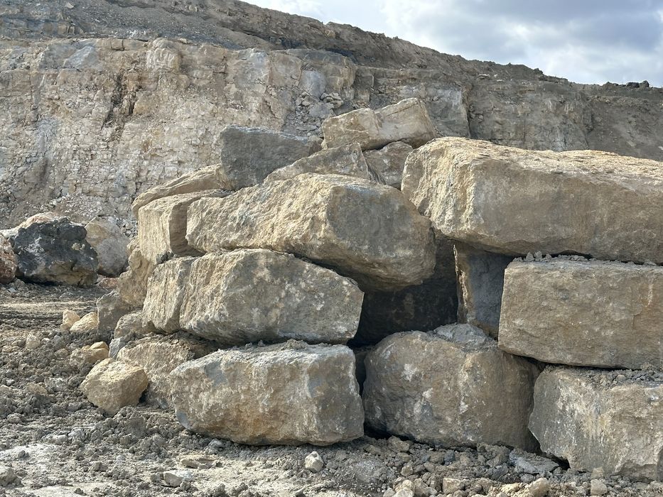 Pedras em forma de laje