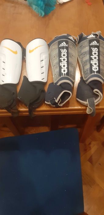 Caneleiras NIKE E ADIDAS