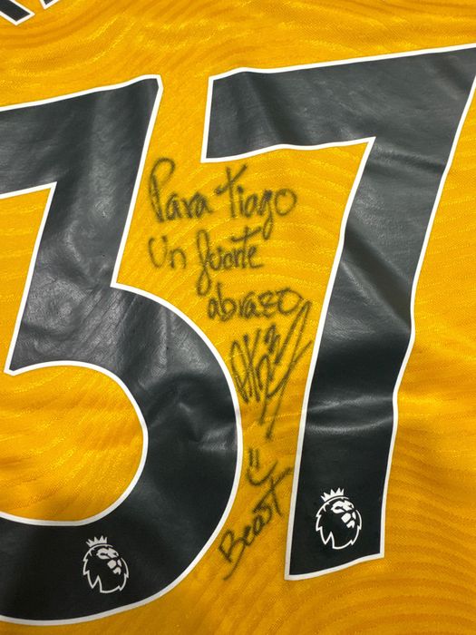 Camisola assinada por adama traore