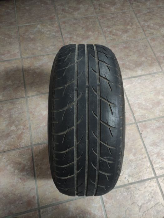 Pneu da marca Kormoran 205/60 R15 91V