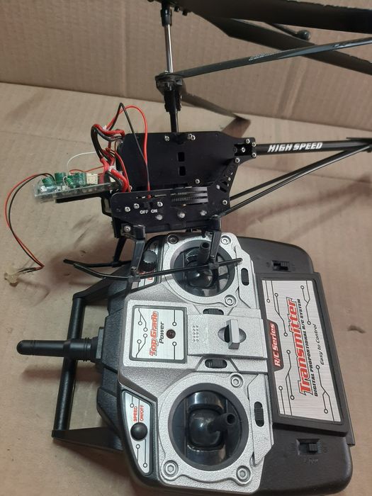 Гелікоптер на радіокеруванні Lishitoys Phantom 6010.