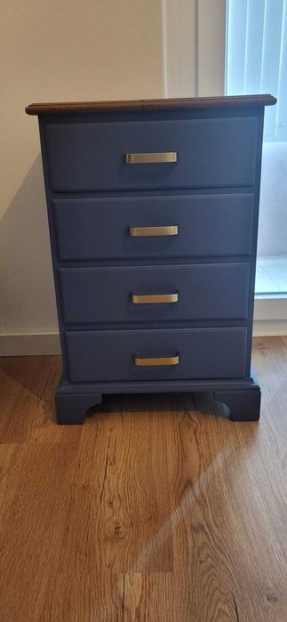 Cómoda madeira maciça